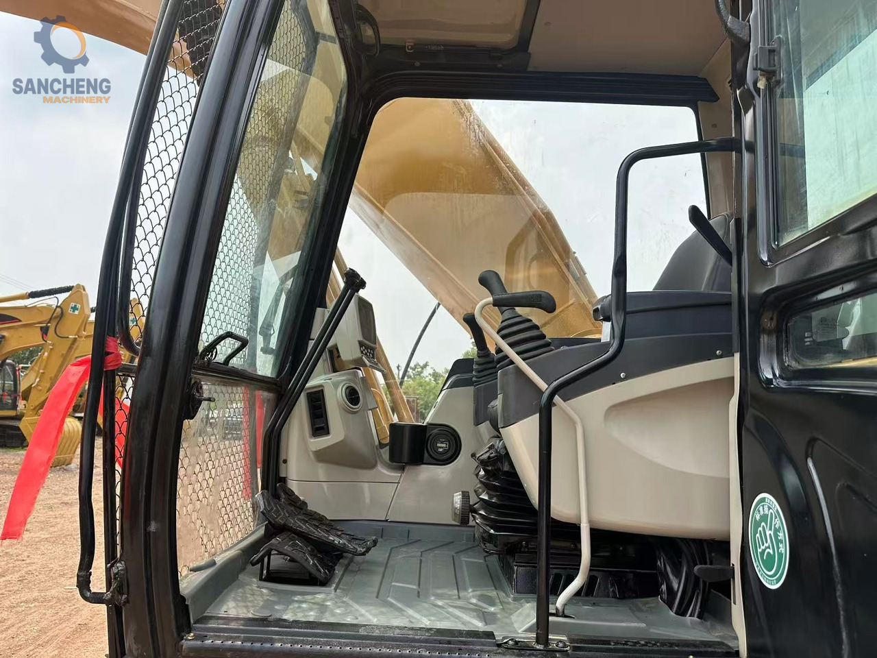 Ekskavator perayap CAT 325 CL: gambar 6