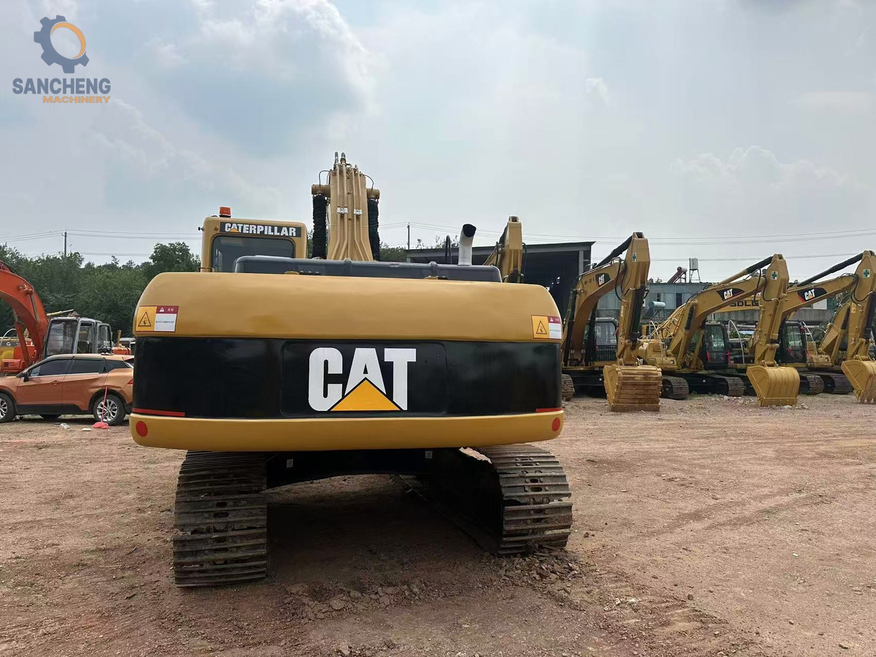Ekskavator perayap CAT 325 CL: gambar 11