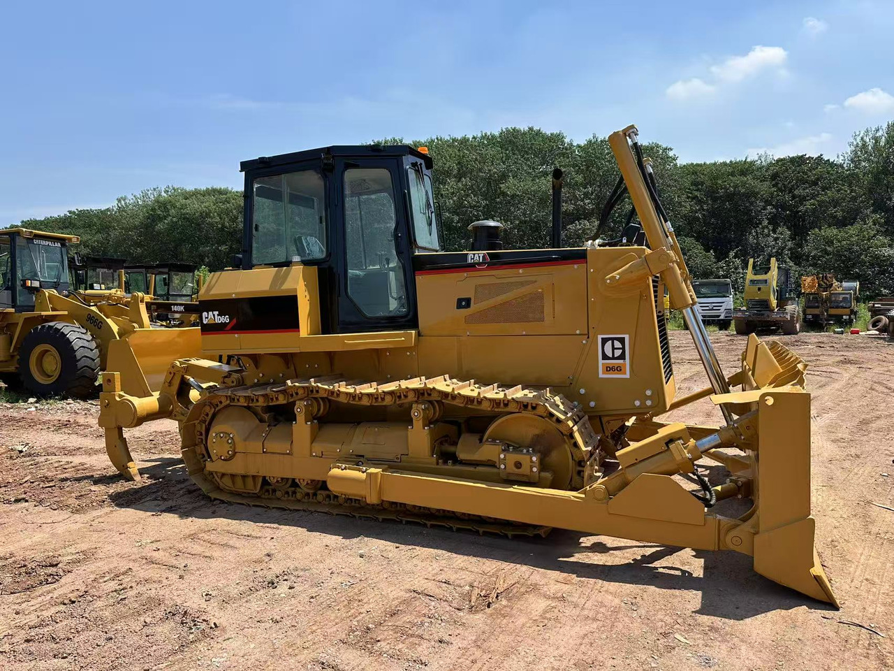 CAT D6G bulldozer - Bulldozer: gambar 2 CAT D6G bulldozer - Bulldozer: gambar 2