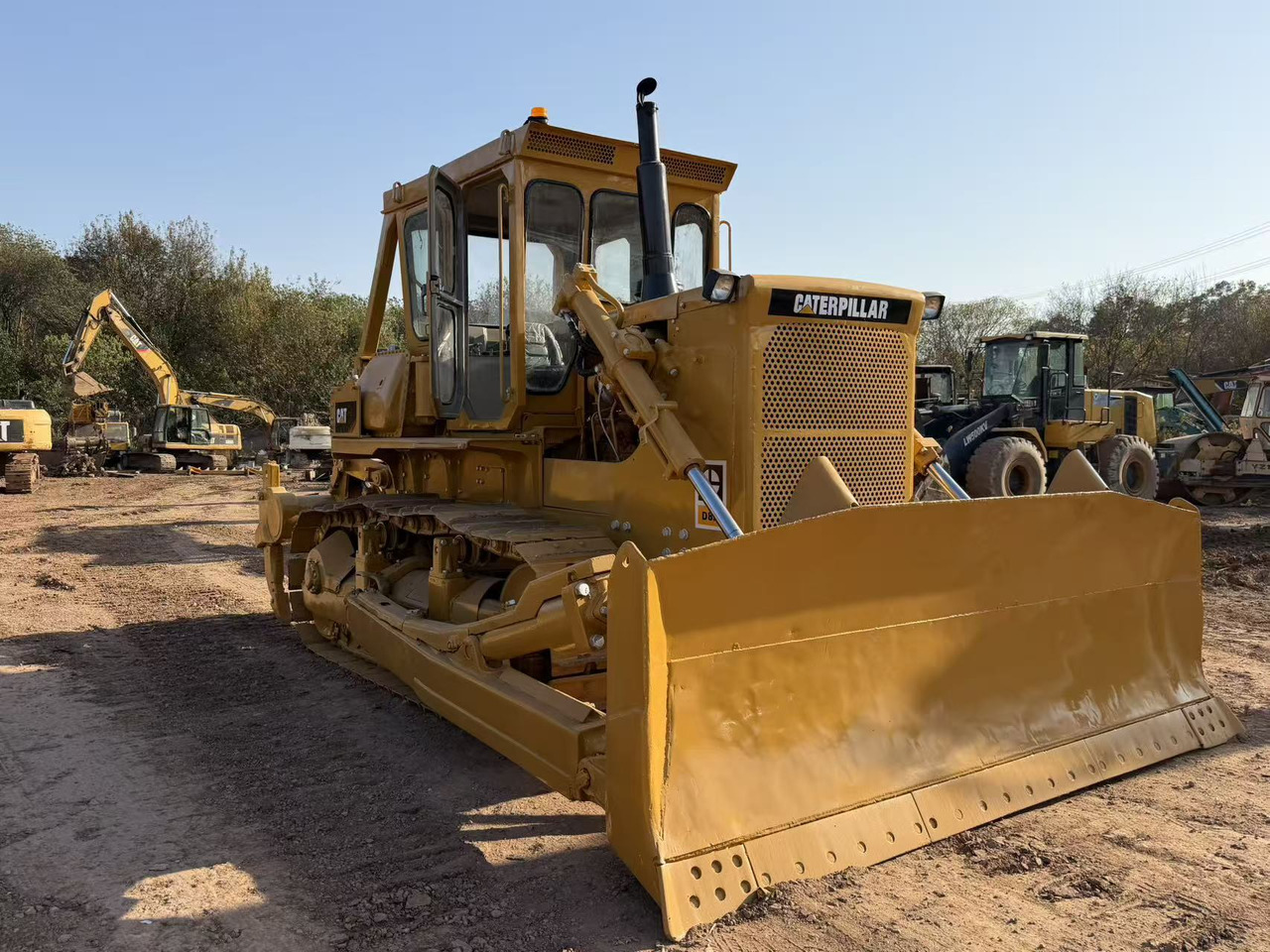 CAT D8K - Bulldozer: gambar 3 CAT D8K - Bulldozer: gambar 3