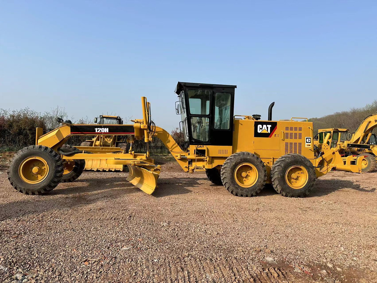CATERPILLAR 120H motor grader - Grader: gambar 2 CATERPILLAR 120H motor grader - Grader: gambar 2
