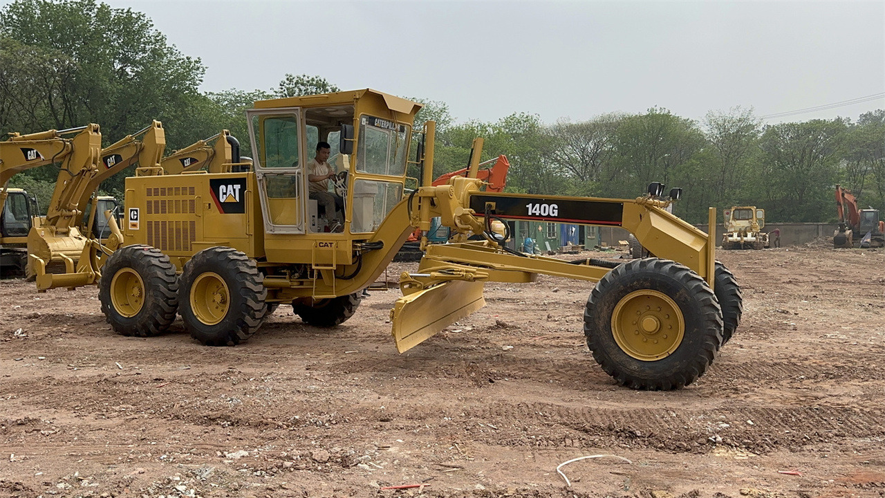 CATERPILLAR 140G - Grader: gambar 3 CATERPILLAR 140G - Grader: gambar 3