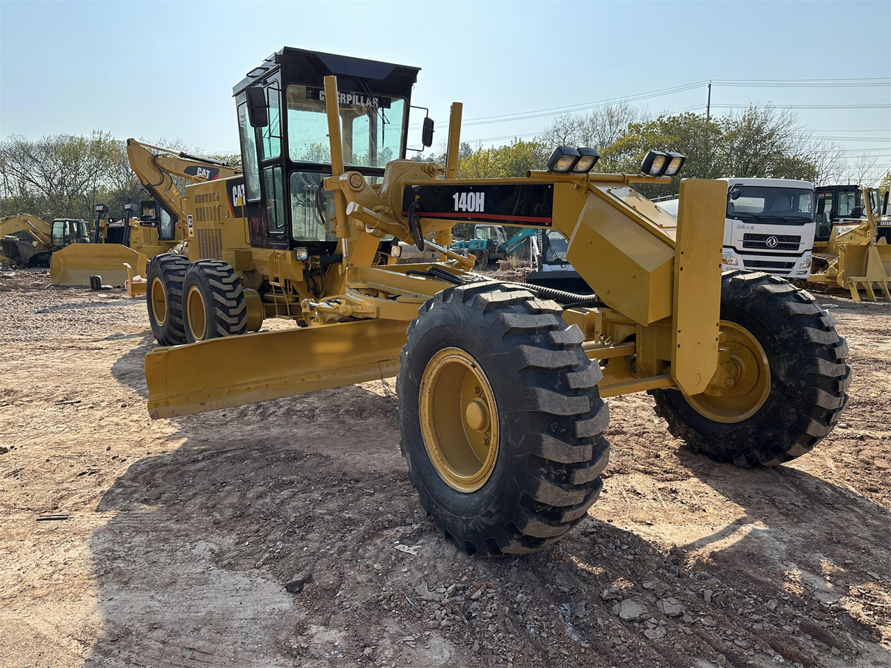 CATERPILLAR 140H - Grader: gambar 2 CATERPILLAR 140H - Grader: gambar 2