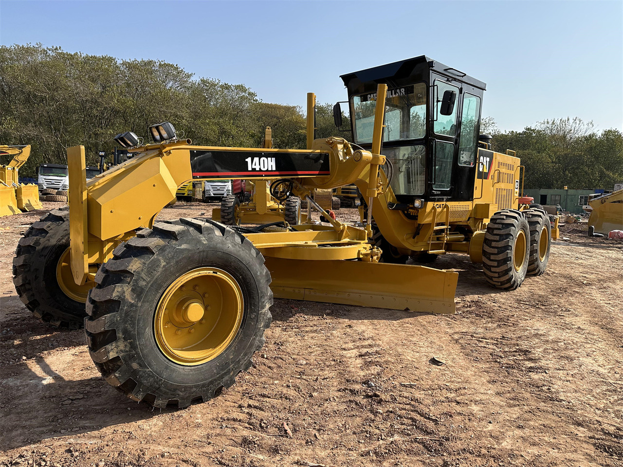 CATERPILLAR 140H - Grader: gambar 1 CATERPILLAR 140H - Grader: gambar 1