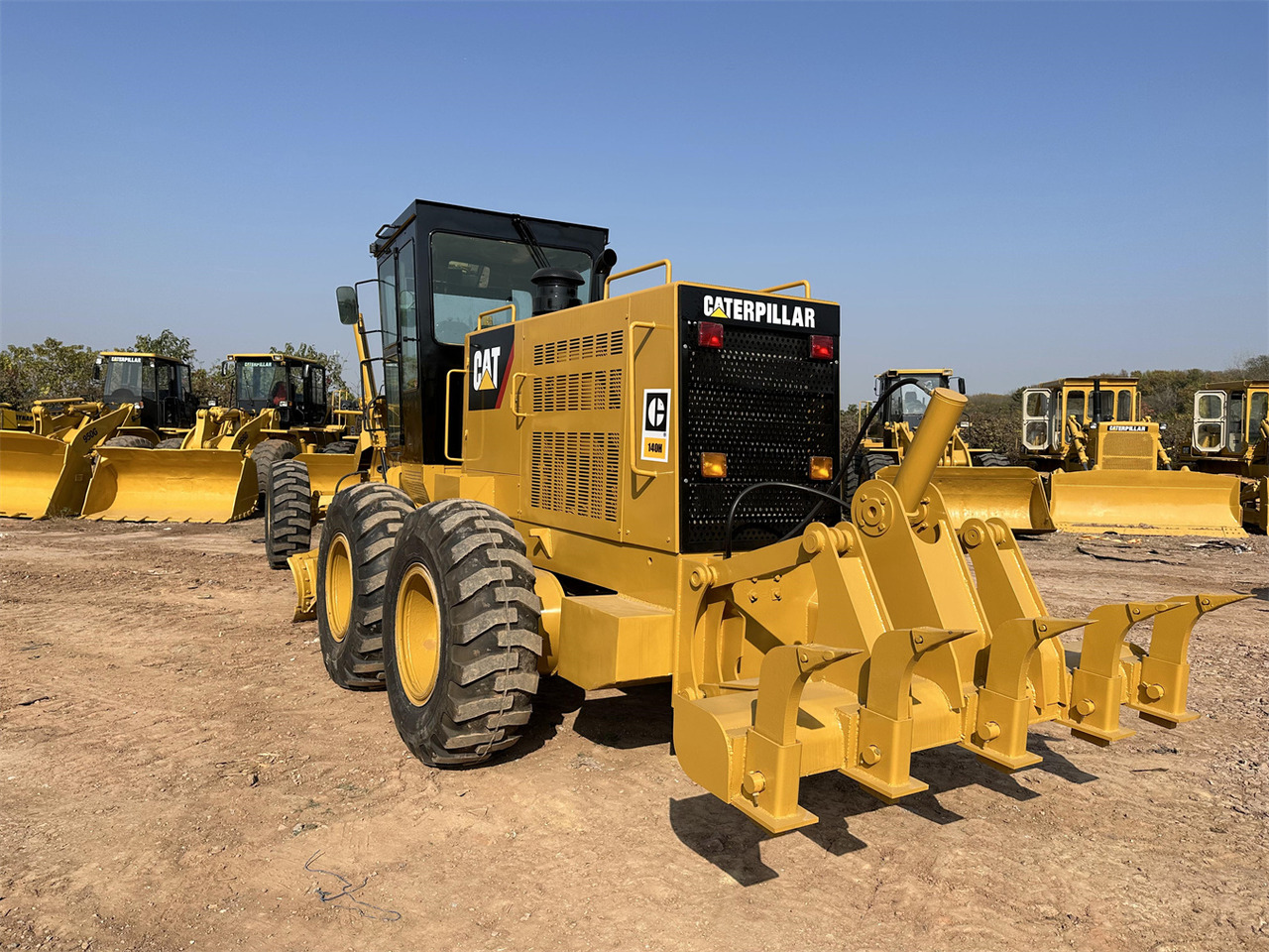 Grader CATERPILLAR 140H: gambar 6