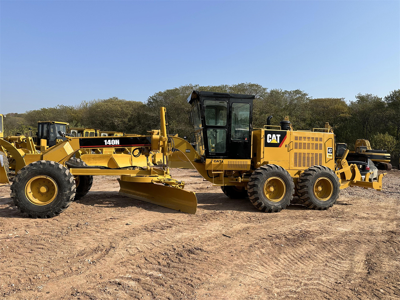 CATERPILLAR 140H - Grader: gambar 4 CATERPILLAR 140H - Grader: gambar 4
