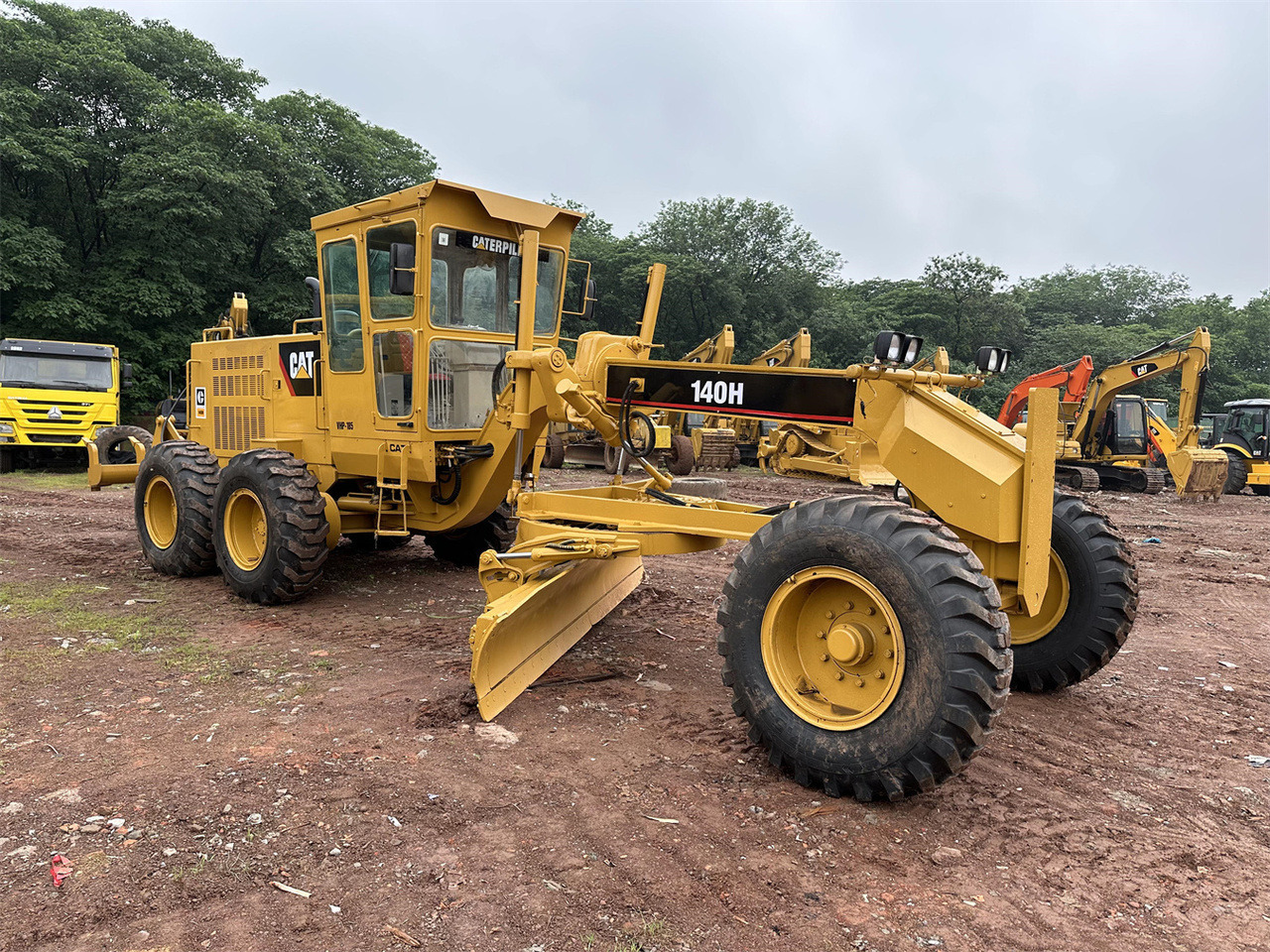 CATERPILLAR 140H motor grader - Grader: gambar 2 CATERPILLAR 140H motor grader - Grader: gambar 2