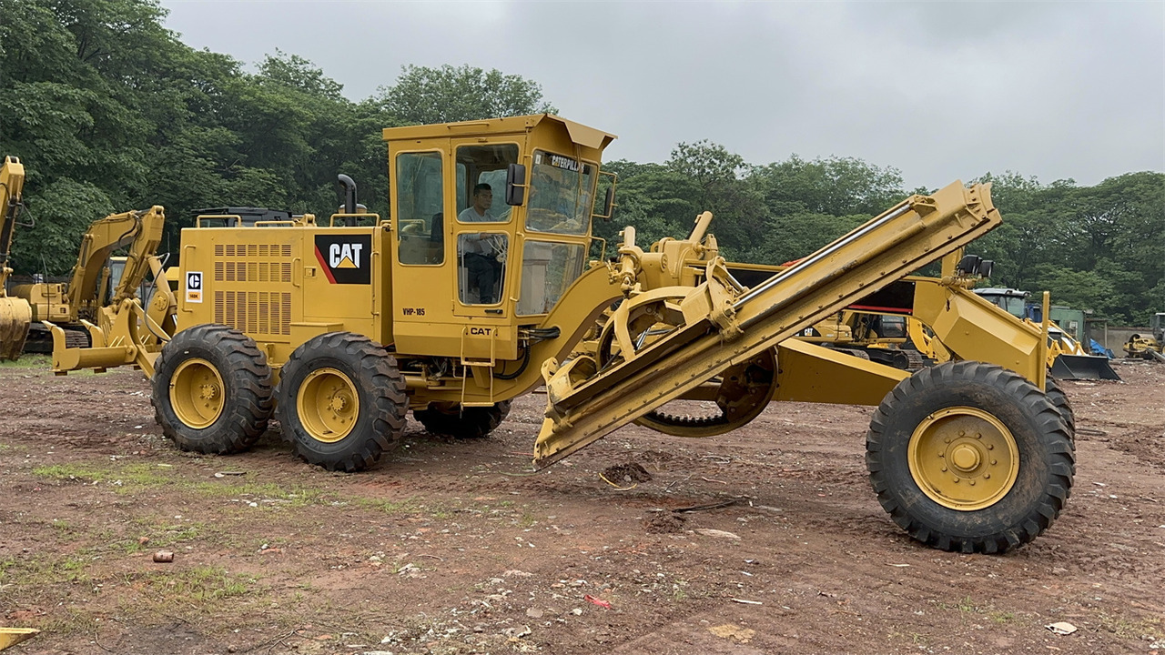 CATERPILLAR 140K - Grader: gambar 1 CATERPILLAR 140K - Grader: gambar 1