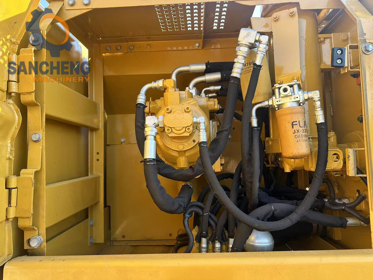 Ekskavator perayap CATERPILLAR 320B: gambar 8