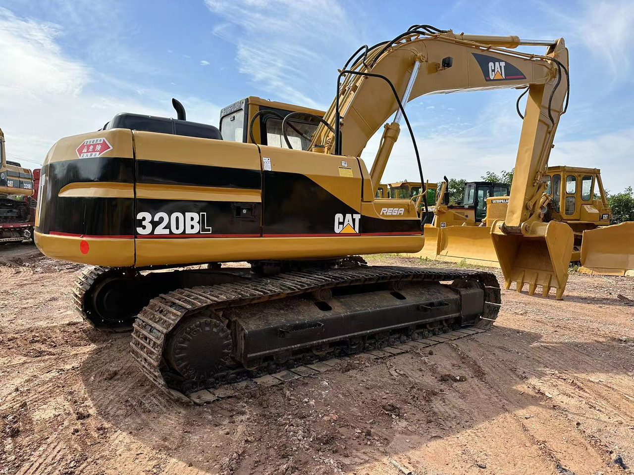 CATERPILLAR 320B - Ekskavator perayap: gambar 1 CATERPILLAR 320B - Ekskavator perayap: gambar 1