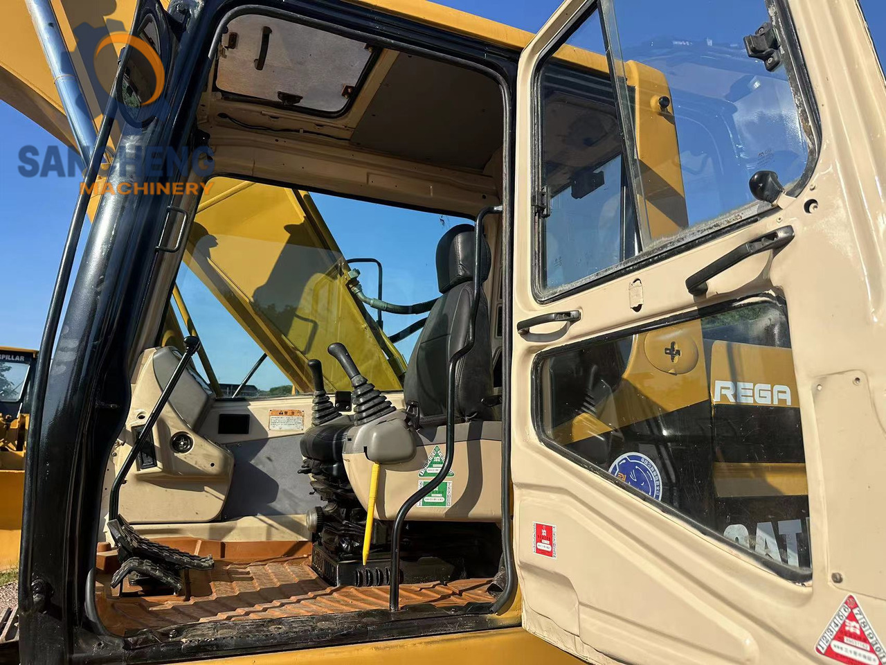 CATERPILLAR 320B - Ekskavator perayap: gambar 5 CATERPILLAR 320B - Ekskavator perayap: gambar 5