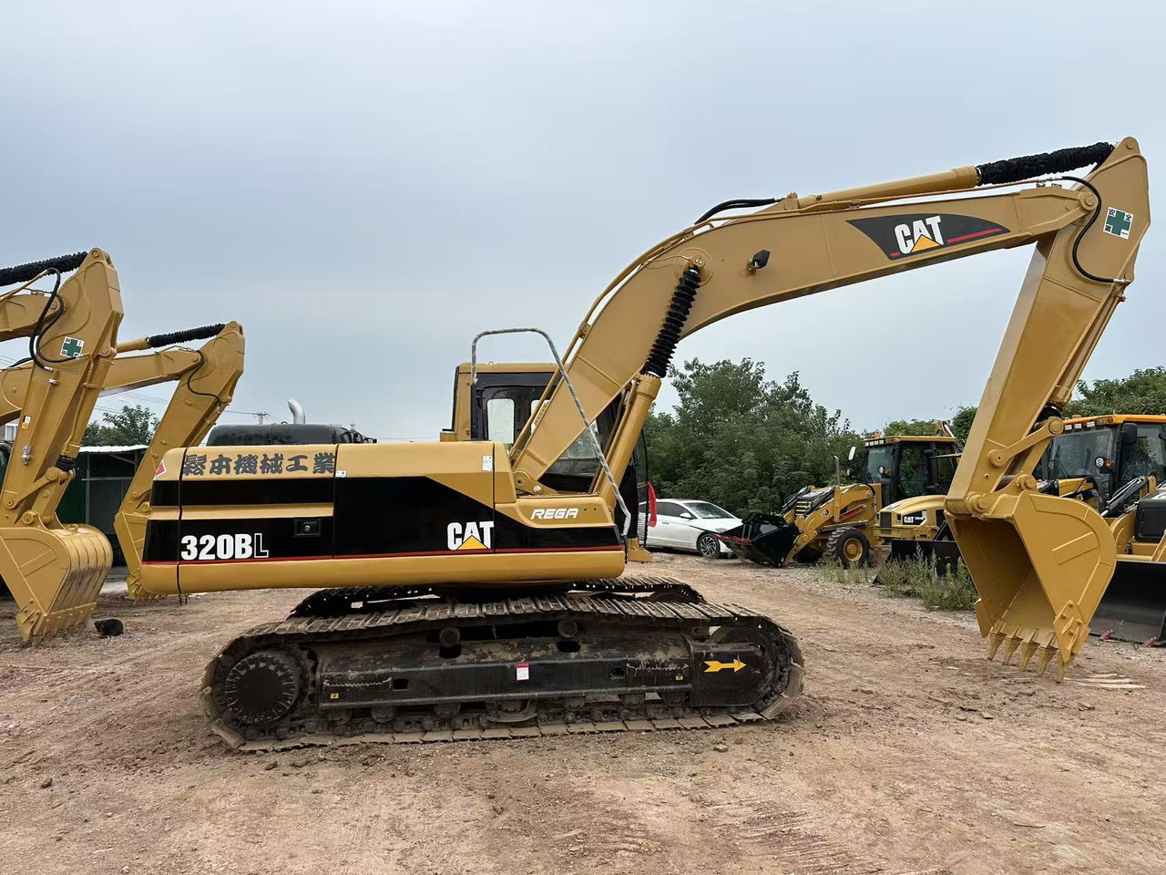 CATERPILLAR 320BL - Ekskavator perayap: gambar 2 CATERPILLAR 320BL - Ekskavator perayap: gambar 2