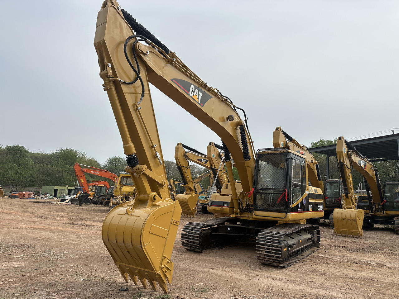 CATERPILLAR 320BL - Ekskavator perayap: gambar 3 CATERPILLAR 320BL - Ekskavator perayap: gambar 3