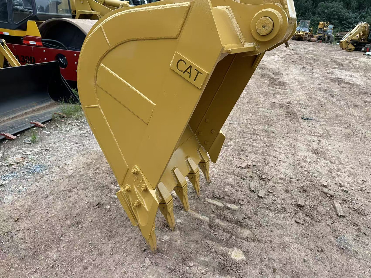 CATERPILLAR 320BL - Ekskavator perayap: gambar 4 CATERPILLAR 320BL - Ekskavator perayap: gambar 4