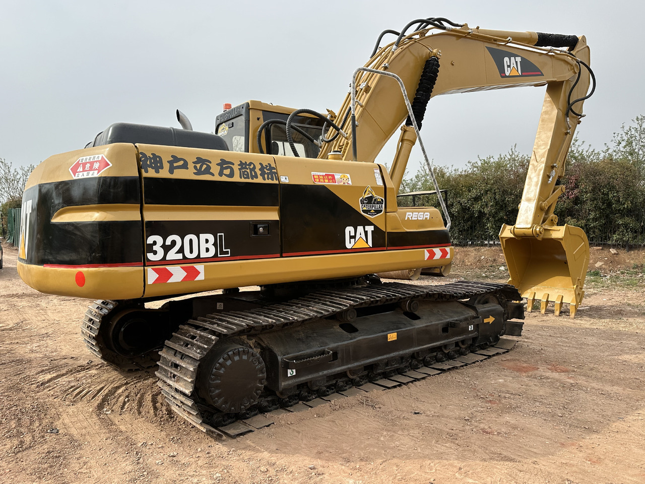 CATERPILLAR 320BL - Ekskavator perayap: gambar 4 CATERPILLAR 320BL - Ekskavator perayap: gambar 4