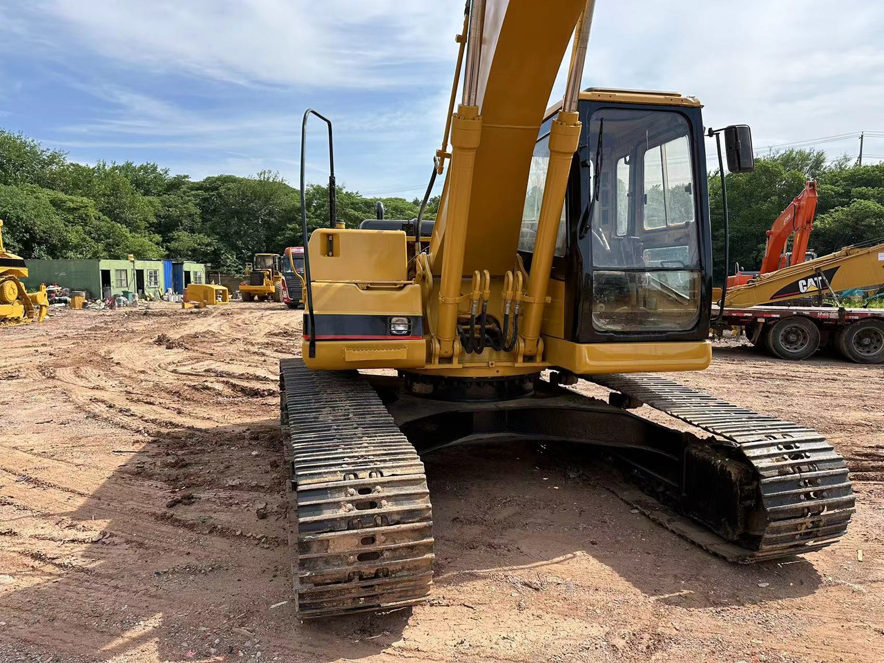 CATERPILLAR 320BL - Ekskavator perayap: gambar 4 CATERPILLAR 320BL - Ekskavator perayap: gambar 4