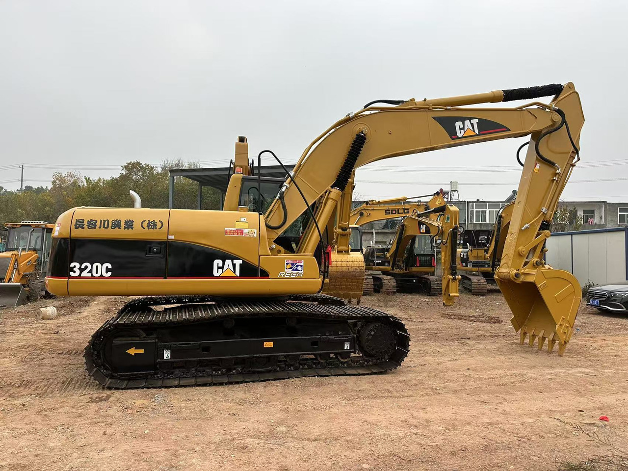 CATERPILLAR 320CL - Ekskavator perayap: gambar 1 CATERPILLAR 320CL - Ekskavator perayap: gambar 1