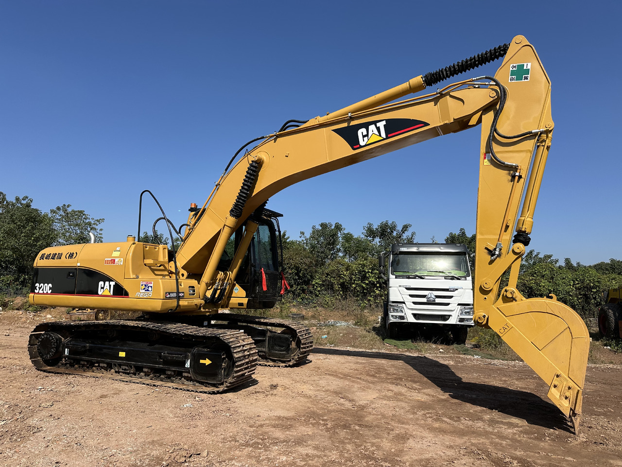 CATERPILLAR 320CL - Ekskavator perayap: gambar 1 CATERPILLAR 320CL - Ekskavator perayap: gambar 1