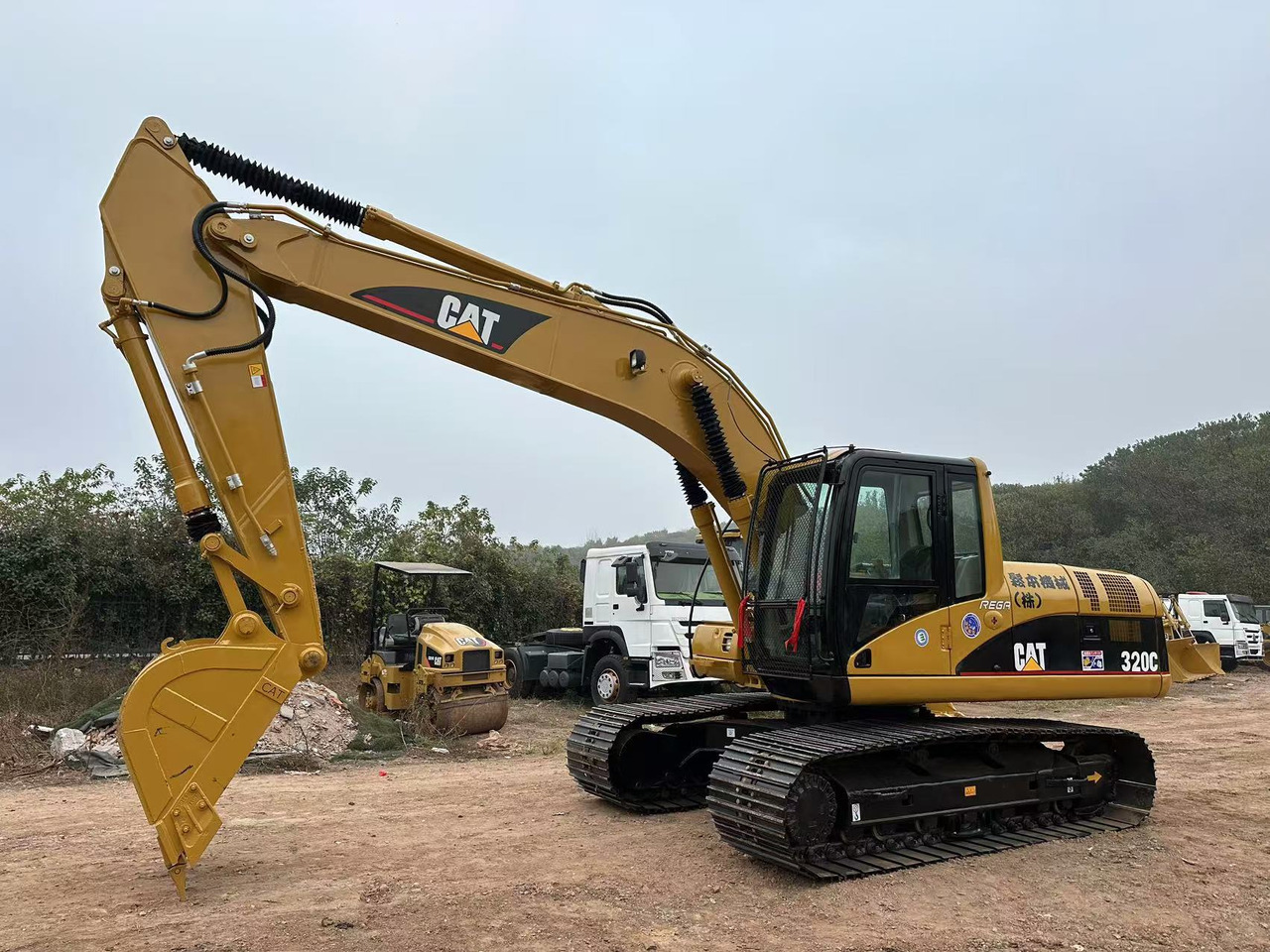 CATERPILLAR 320CL - Ekskavator perayap: gambar 2 CATERPILLAR 320CL - Ekskavator perayap: gambar 2