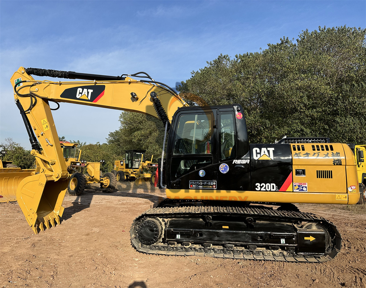 Ekskavator perayap CATERPILLAR 320DL: gambar 1