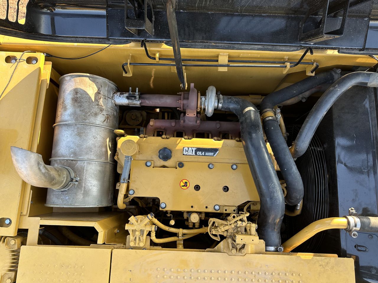 Ekskavator perayap CATERPILLAR 320DL: gambar 11