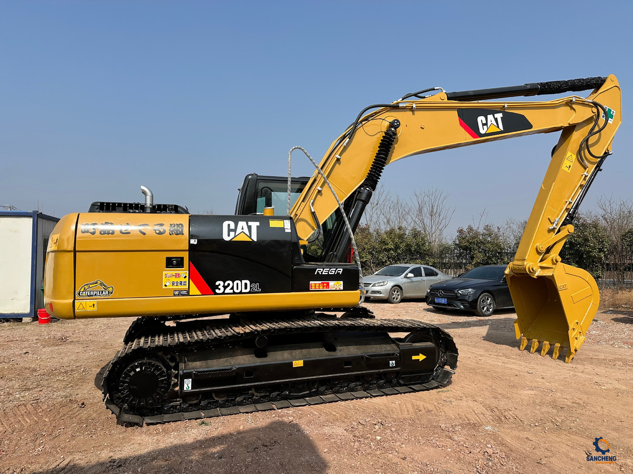 CATERPILLAR 320DL - Ekskavator perayap: gambar 1 CATERPILLAR 320DL - Ekskavator perayap: gambar 1