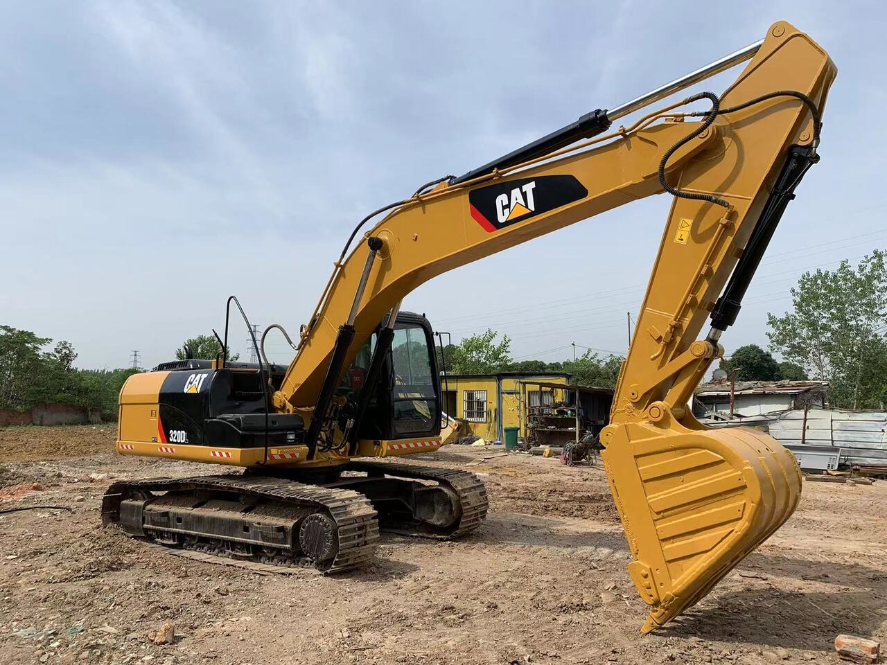 CATERPILLAR 320DL - Ekskavator perayap: gambar 1 CATERPILLAR 320DL - Ekskavator perayap: gambar 1