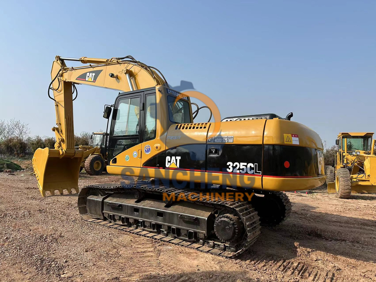 CATERPILLAR 325CL - Ekskavator perayap: gambar 4 CATERPILLAR 325CL - Ekskavator perayap: gambar 4