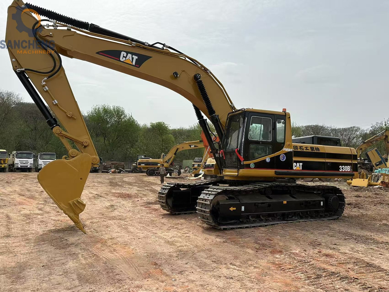 CATERPILLAR 330BL - Ekskavator perayap: gambar 3 CATERPILLAR 330BL - Ekskavator perayap: gambar 3