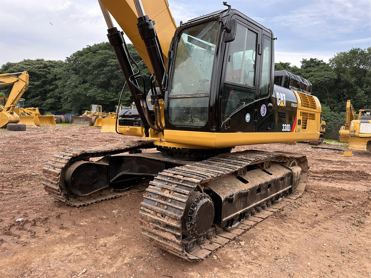 CATERPILLAR 330DL - Ekskavator perayap: gambar 4 CATERPILLAR 330DL - Ekskavator perayap: gambar 4