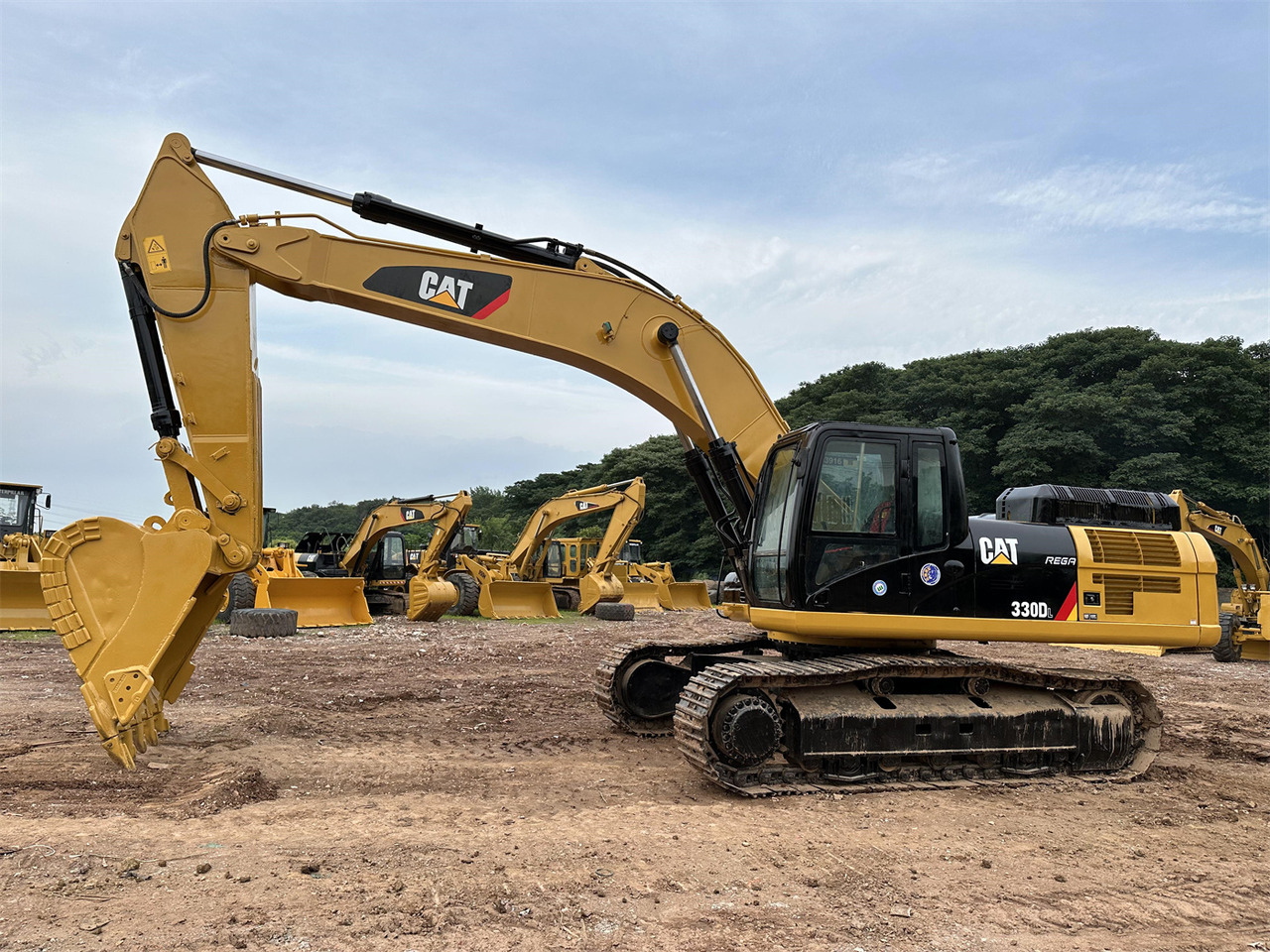 CATERPILLAR 330DL - Ekskavator perayap: gambar 3 CATERPILLAR 330DL - Ekskavator perayap: gambar 3