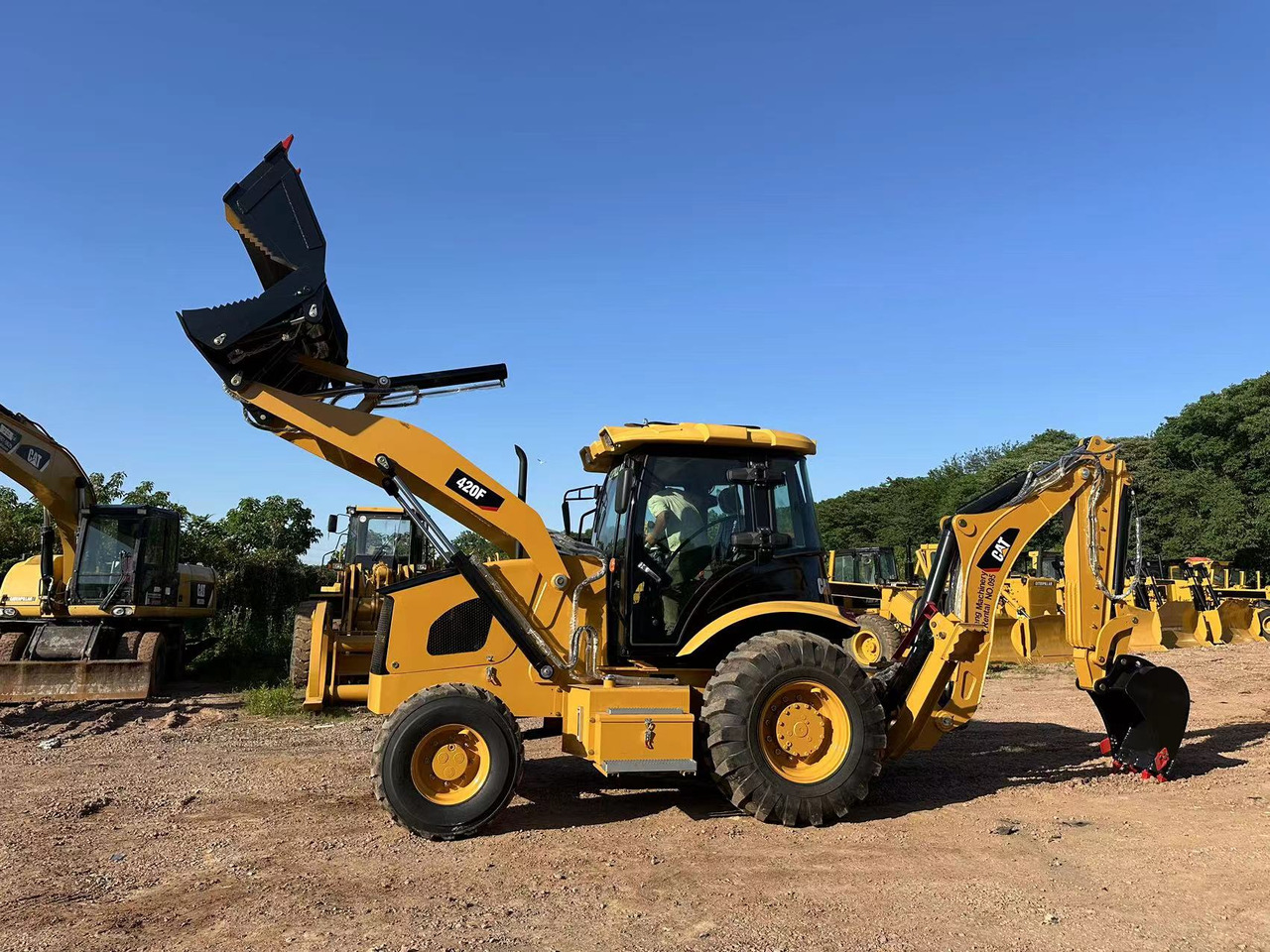 CATERPILLAR 420F2 - Backhoe loader: gambar 5 CATERPILLAR 420F2 - Backhoe loader: gambar 5