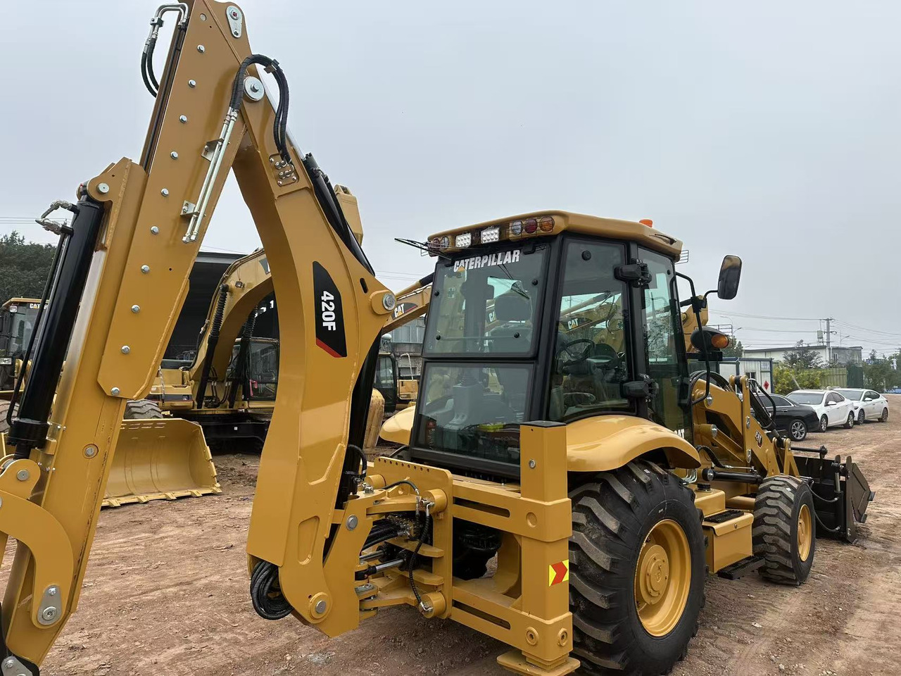 CATERPILLAR 420F2 - Backhoe loader: gambar 4 CATERPILLAR 420F2 - Backhoe loader: gambar 4