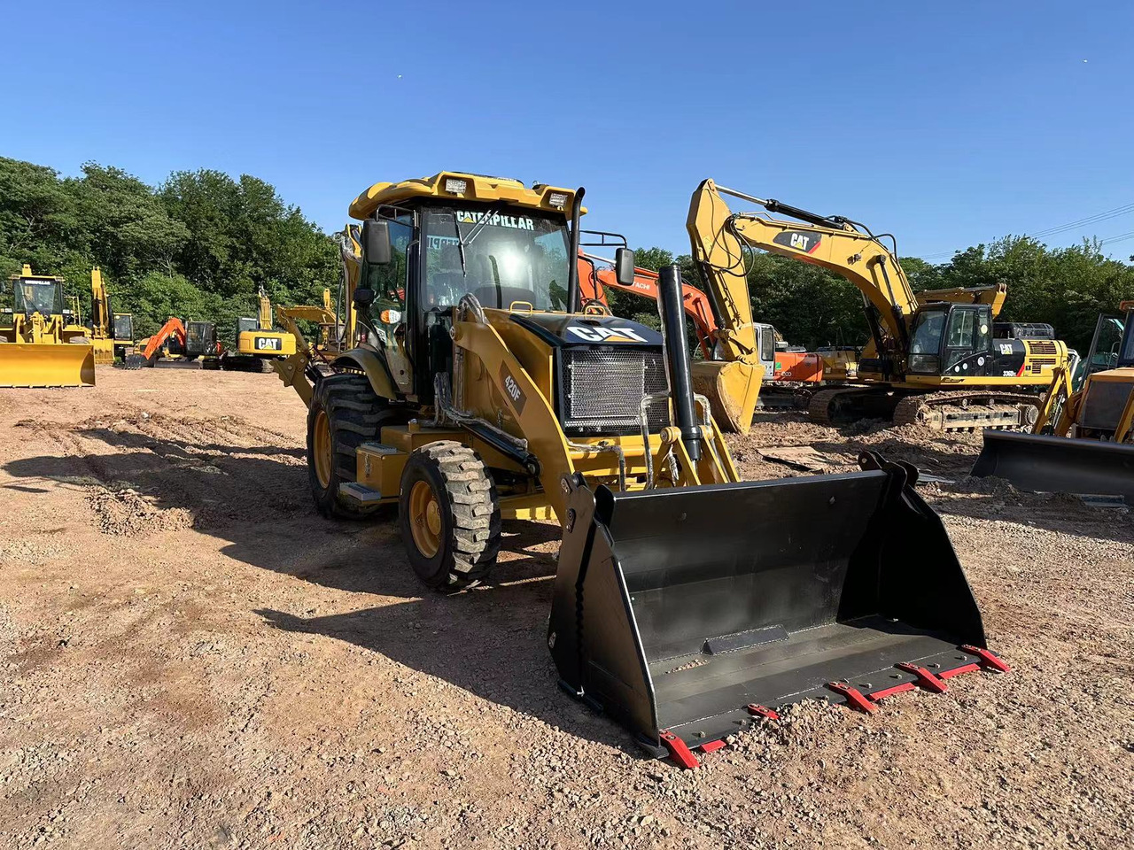 CATERPILLAR 420F2 - Backhoe loader: gambar 3 CATERPILLAR 420F2 - Backhoe loader: gambar 3