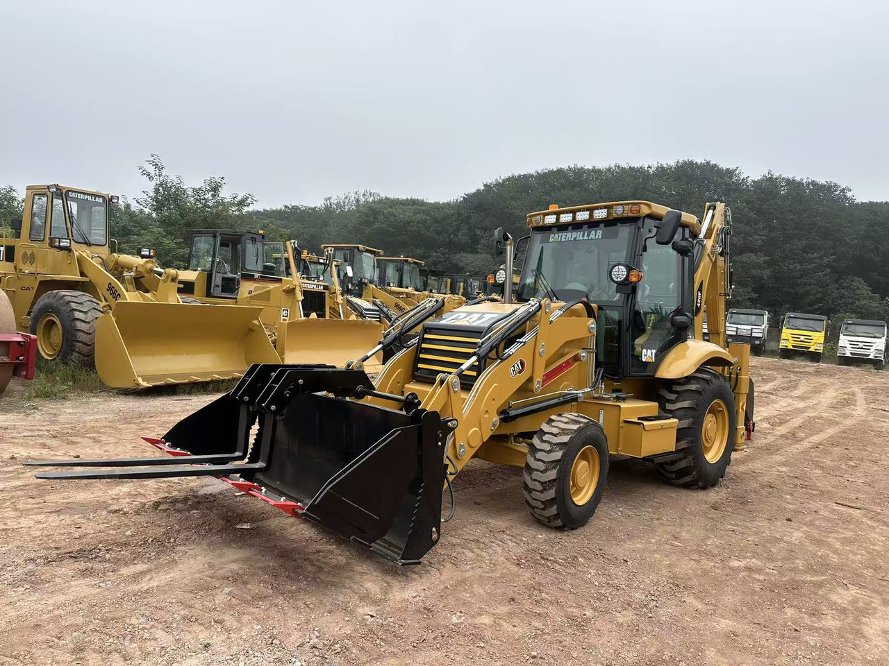 CATERPILLAR 420F2 - Backhoe loader: gambar 3 CATERPILLAR 420F2 - Backhoe loader: gambar 3