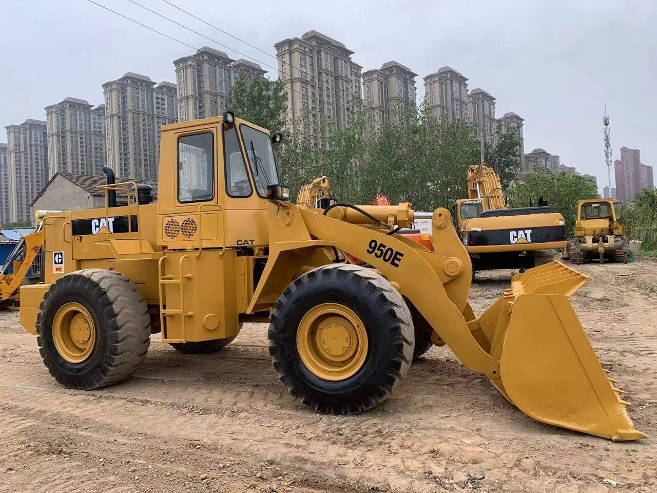 CATERPILLAR 950E - Wheel loader: gambar 2 CATERPILLAR 950E - Wheel loader: gambar 2