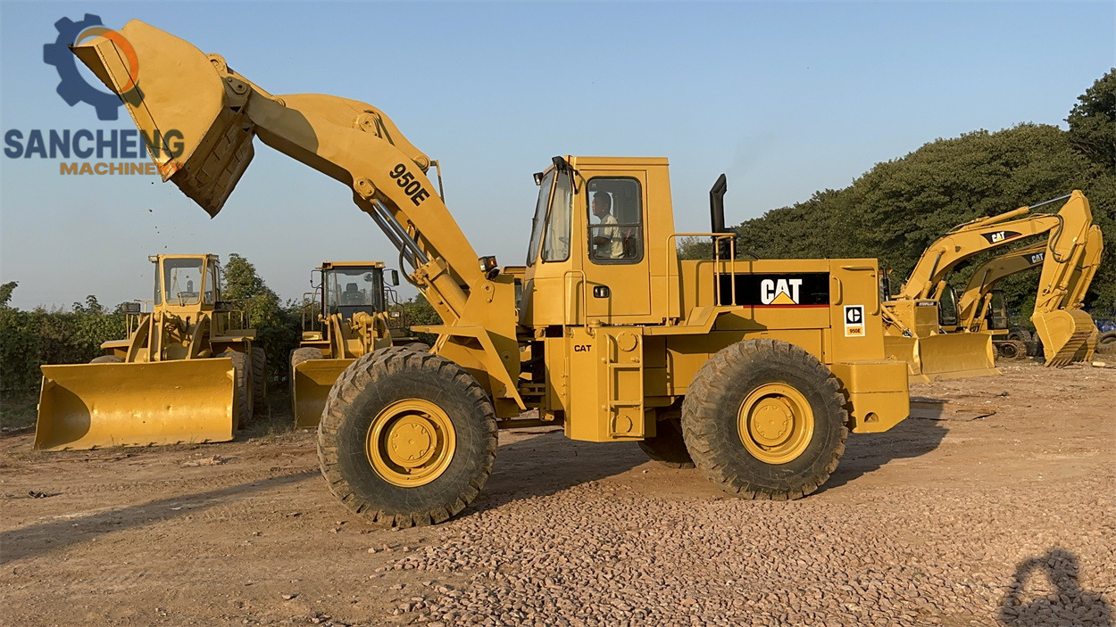 CATERPILLAR 950E - Wheel loader: gambar 1 CATERPILLAR 950E - Wheel loader: gambar 1