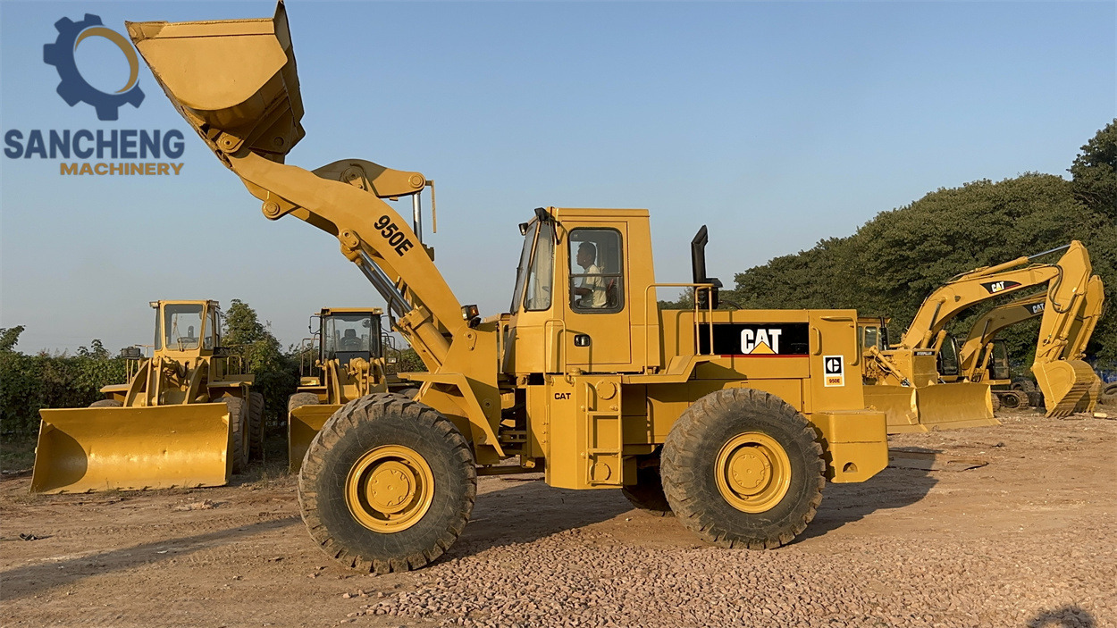 CATERPILLAR 950E - Wheel loader: gambar 2 CATERPILLAR 950E - Wheel loader: gambar 2