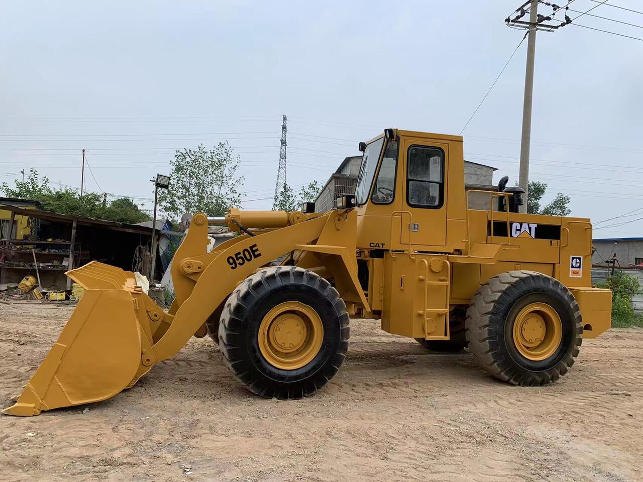 CATERPILLAR 950E - Wheel loader: gambar 2 CATERPILLAR 950E - Wheel loader: gambar 2