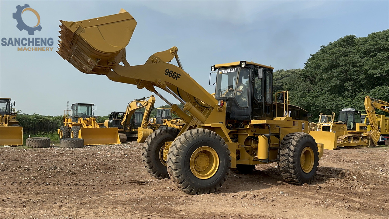CATERPILLAR 966F - Wheel loader: gambar 2 CATERPILLAR 966F - Wheel loader: gambar 2