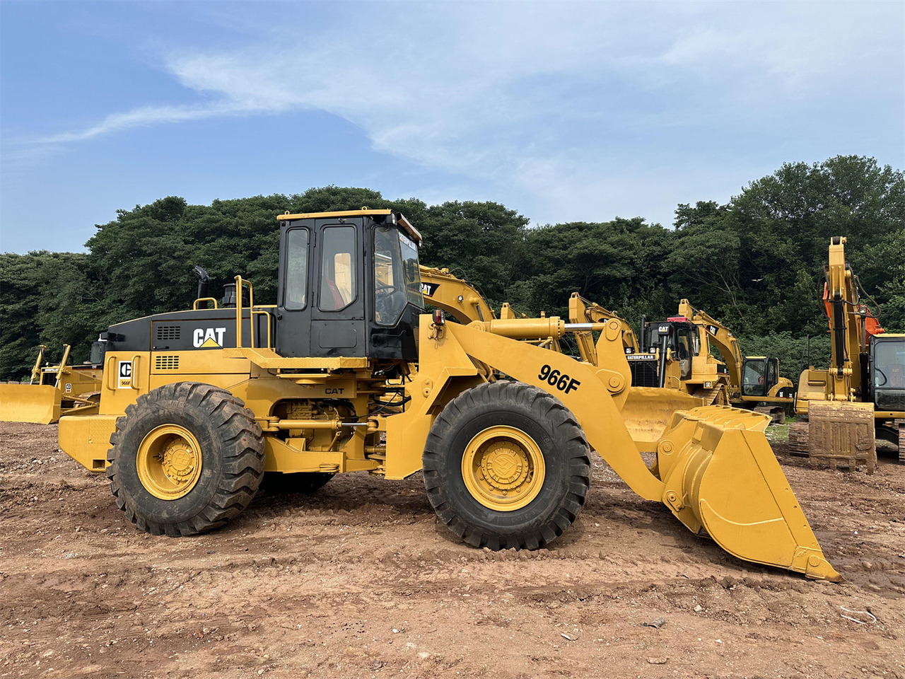 CATERPILLAR 966F - Wheel loader: gambar 2 CATERPILLAR 966F - Wheel loader: gambar 2