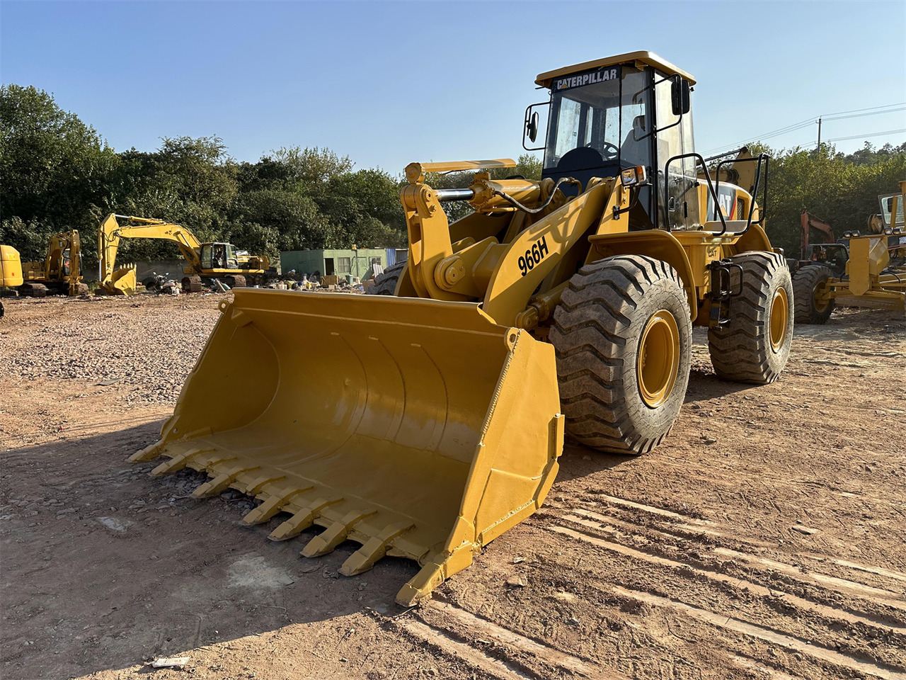 CATERPILLAR 966H - Wheel loader: gambar 1 CATERPILLAR 966H - Wheel loader: gambar 1