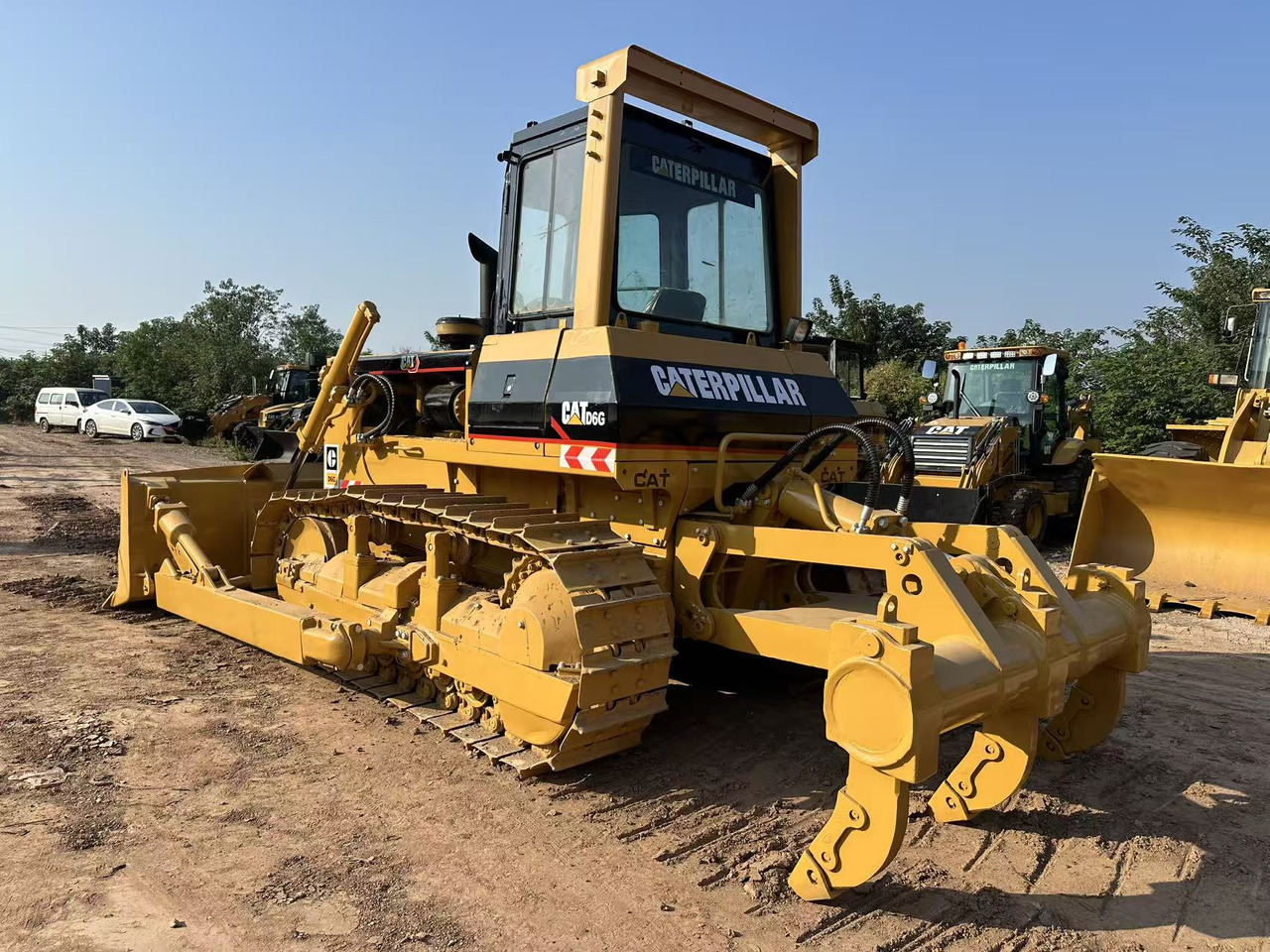 CATERPILLAR D6G - Bulldozer: gambar 1 CATERPILLAR D6G - Bulldozer: gambar 1