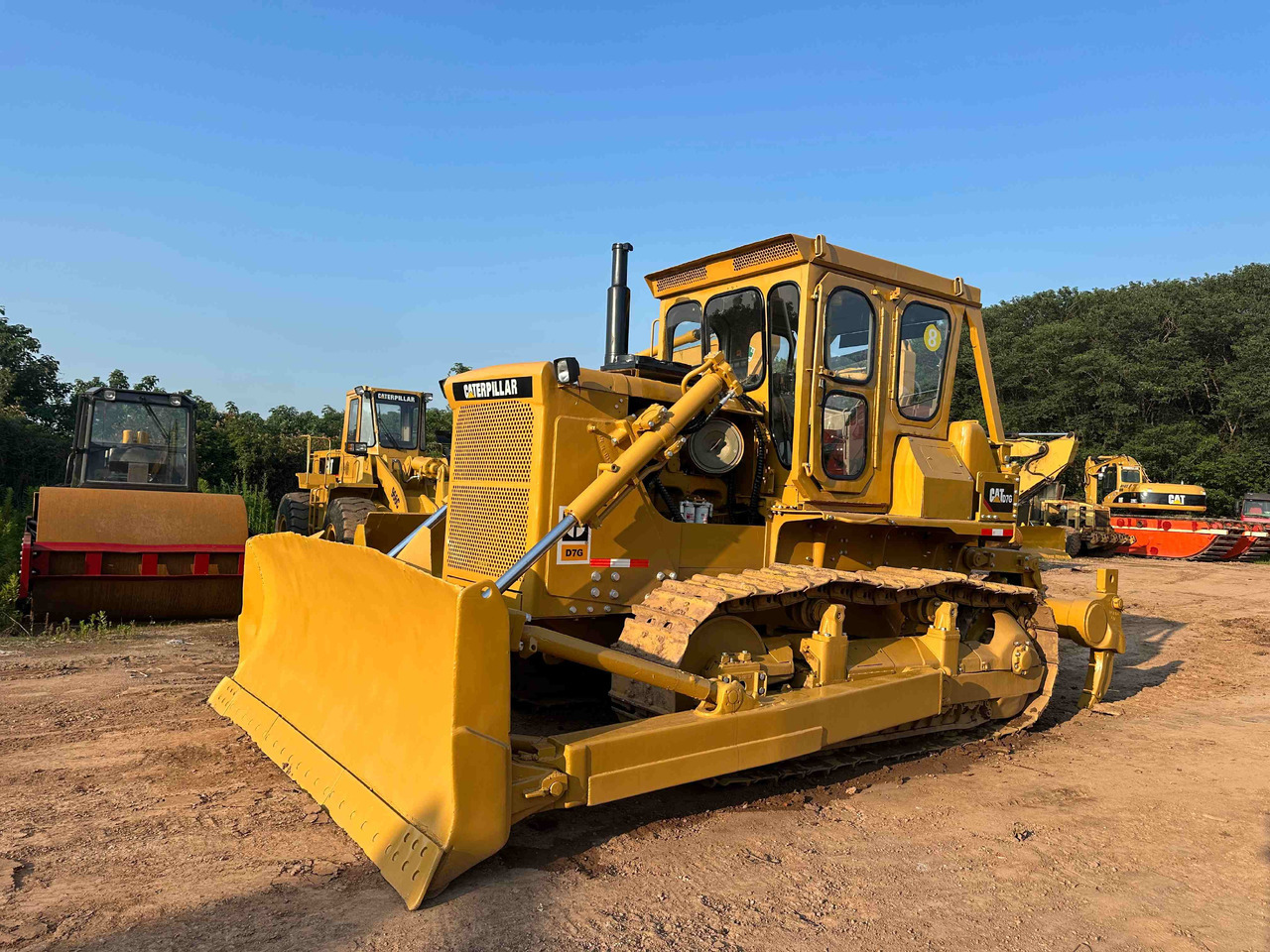 CATERPILLAR D7G Bulldozer - Bulldozer: gambar 3 CATERPILLAR D7G Bulldozer - Bulldozer: gambar 3