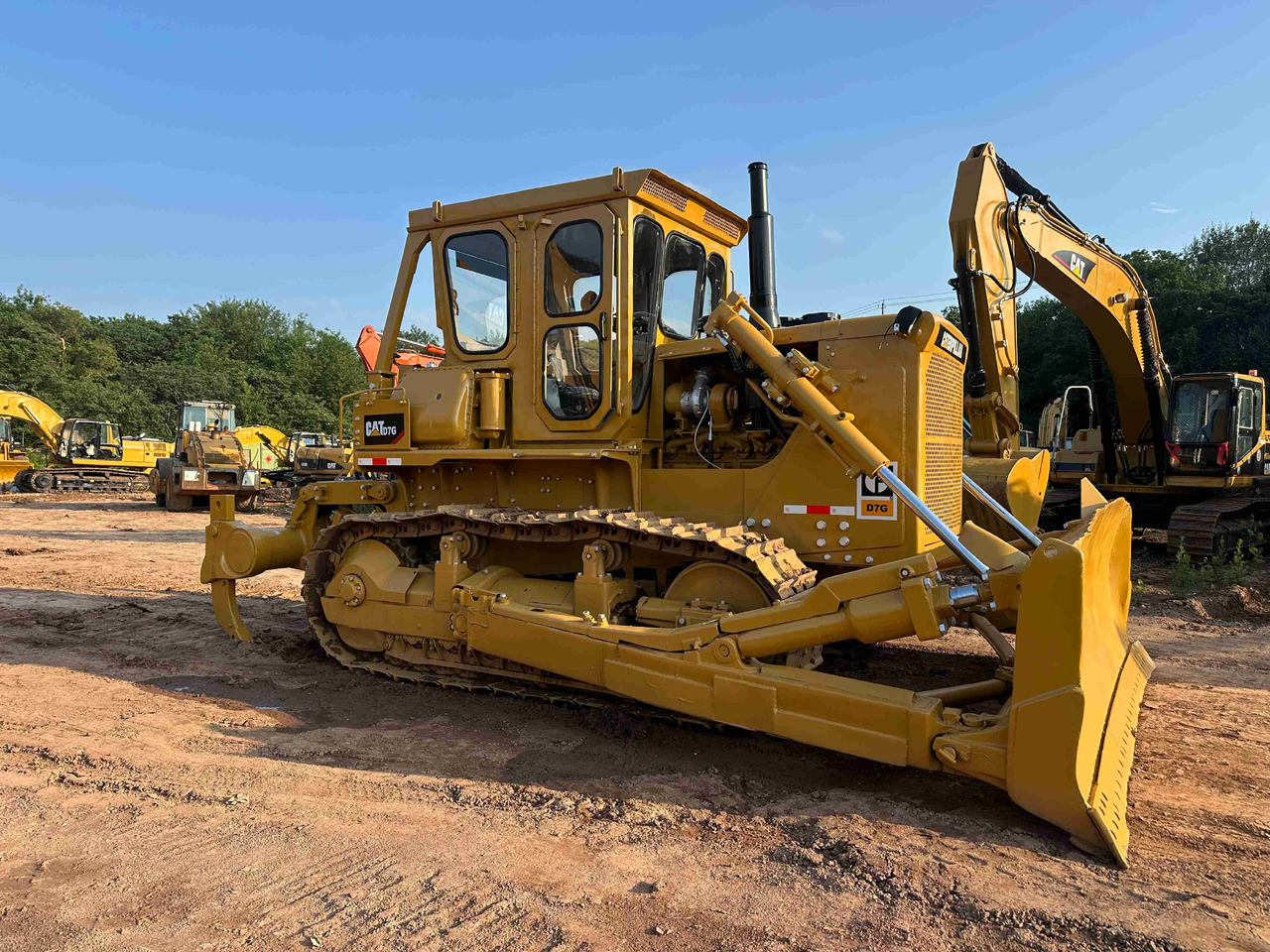 CATERPILLAR D7G - Bulldozer: gambar 1 CATERPILLAR D7G - Bulldozer: gambar 1