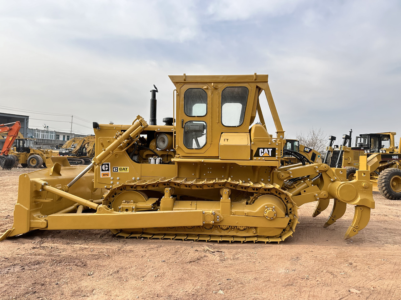 CATERPILLAR D7G - Bulldozer: gambar 2 CATERPILLAR D7G - Bulldozer: gambar 2