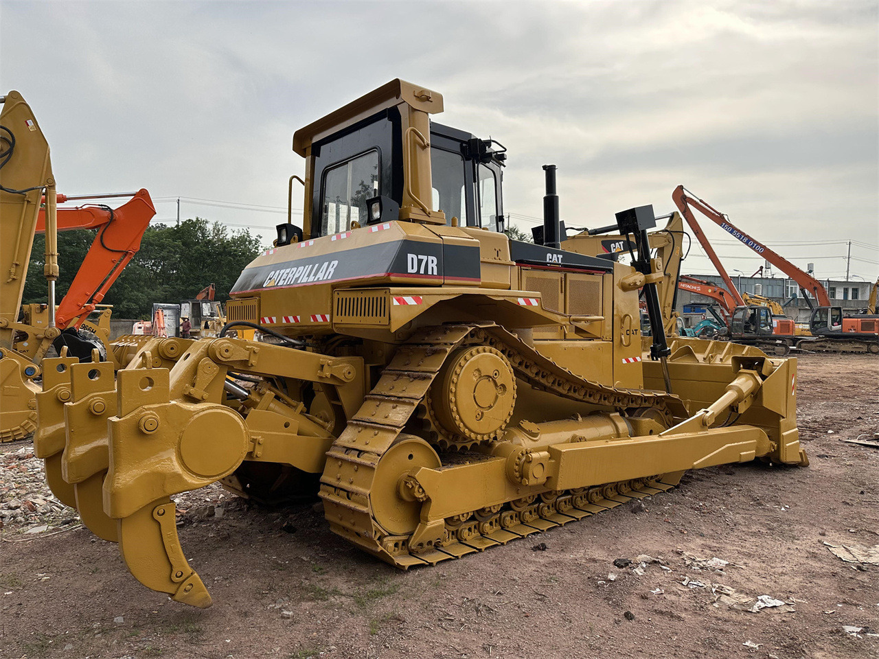 CATERPILLAR D7R - Bulldozer: gambar 1 CATERPILLAR D7R - Bulldozer: gambar 1