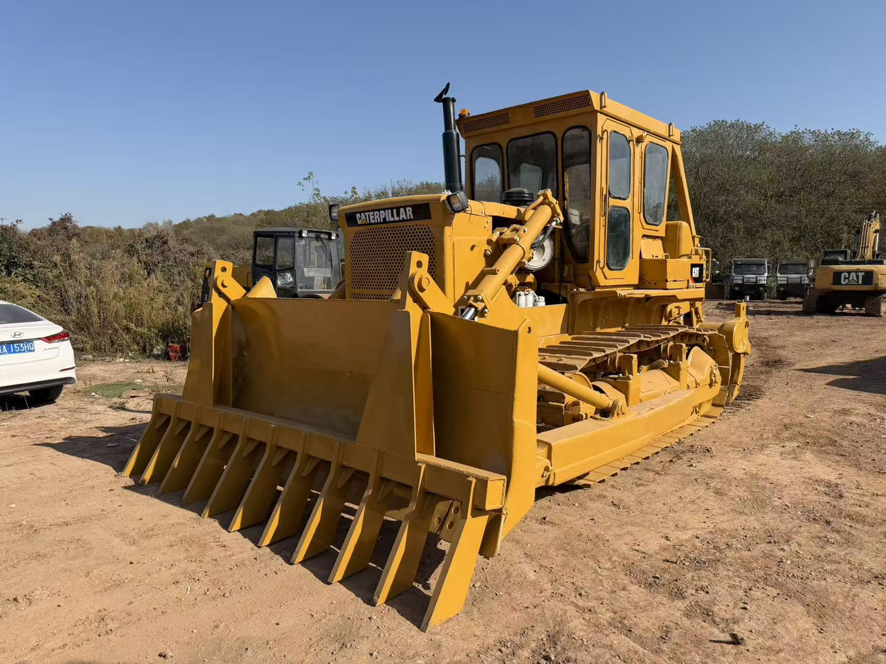 CATERPILLAR D8K - Bulldozer: gambar 5 CATERPILLAR D8K - Bulldozer: gambar 5
