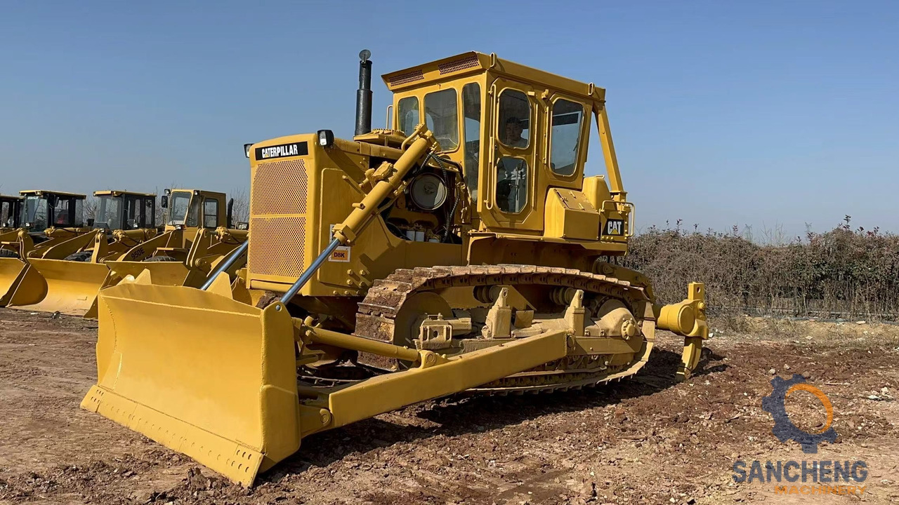 CATERPILLAR D8K - Bulldozer: gambar 3 CATERPILLAR D8K - Bulldozer: gambar 3