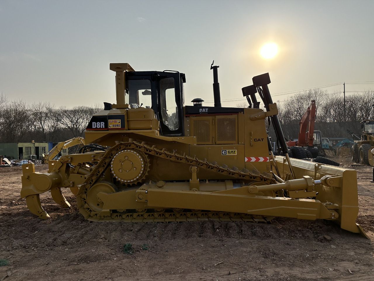 CATERPILLAR D8R Bulldozer - Bulldozer: gambar 4 CATERPILLAR D8R Bulldozer - Bulldozer: gambar 4